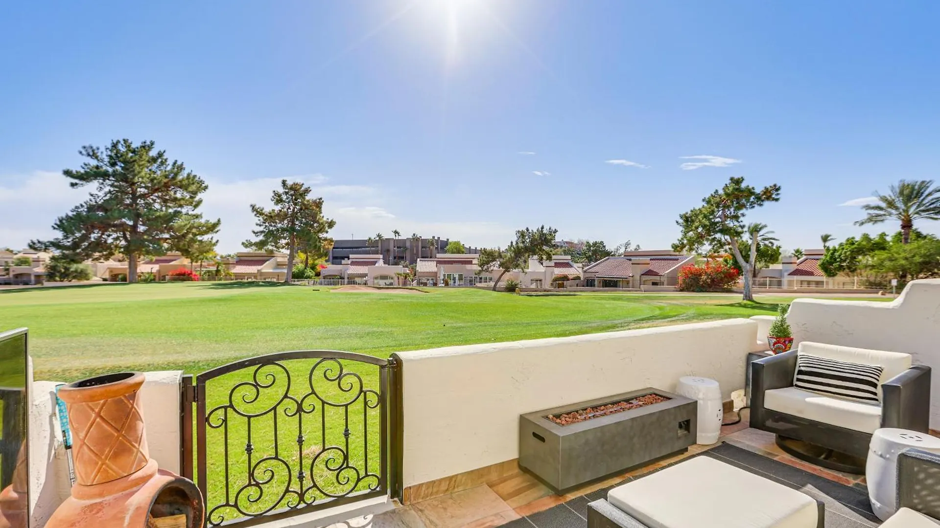 Relax By Pool And Play Tennis Biltmore Retreat! Phoenix Casa de Férias